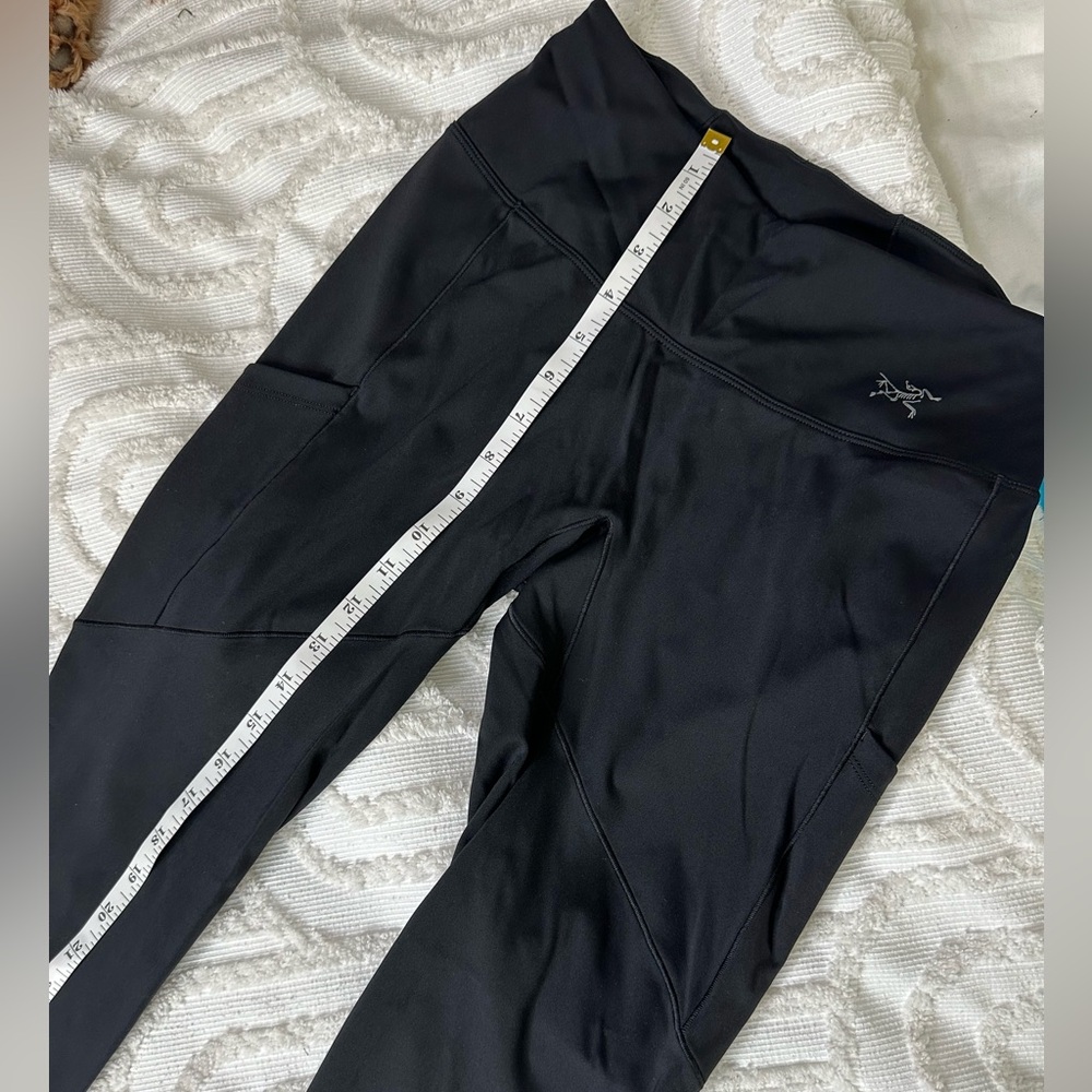 Arc'teryx Black Women's Technical Leggings with Side Pockets